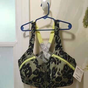 Victoria's Secret Incredible Knockout Ultra Max Leopard Print Sports-NEW